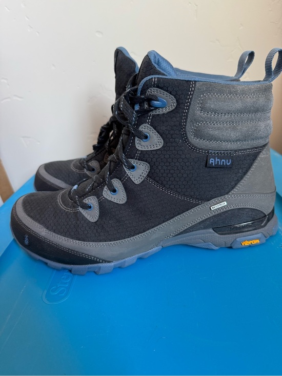 Ahnu Shoes - Ahnu Women's Gray and Blue Trail Hiking Shoes Boots SZ 11 Vibram sole NWOT